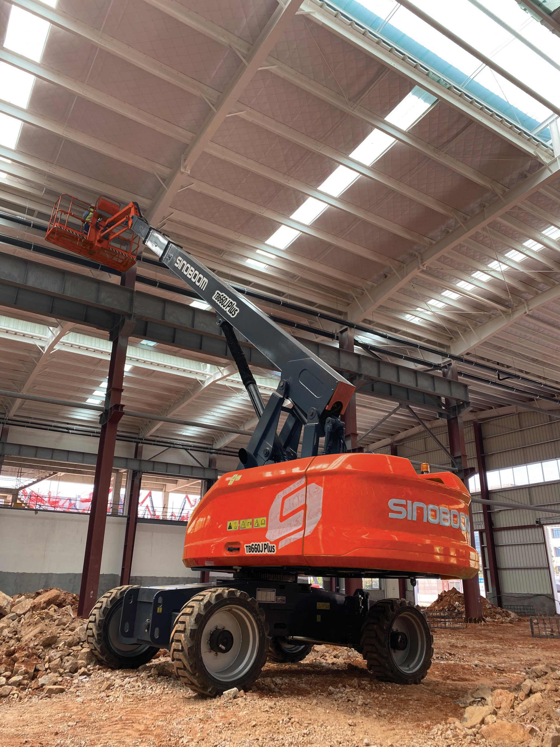 TELESCOPIC BOOM LIFT
